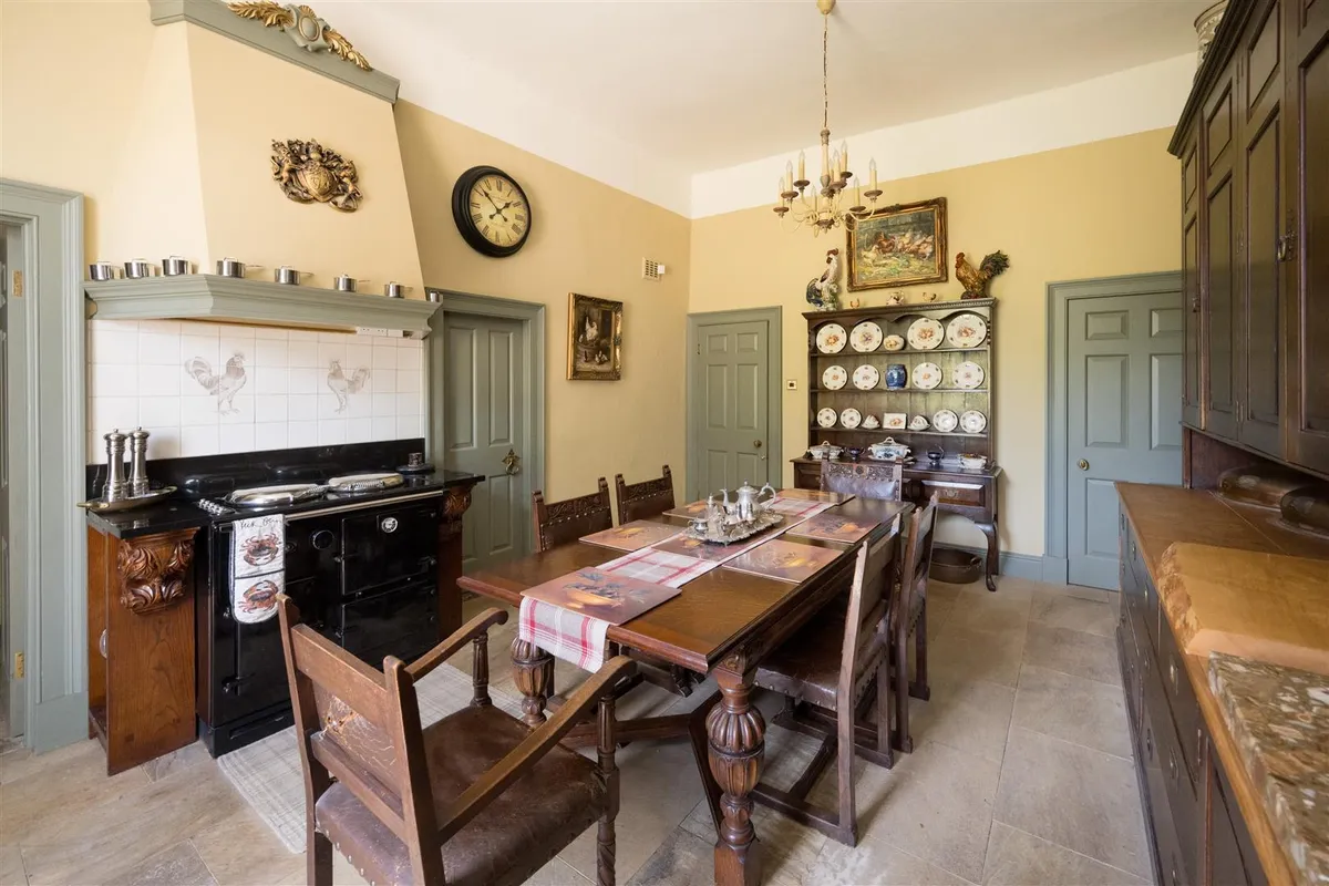 Wadworth Hall, Wadworth
