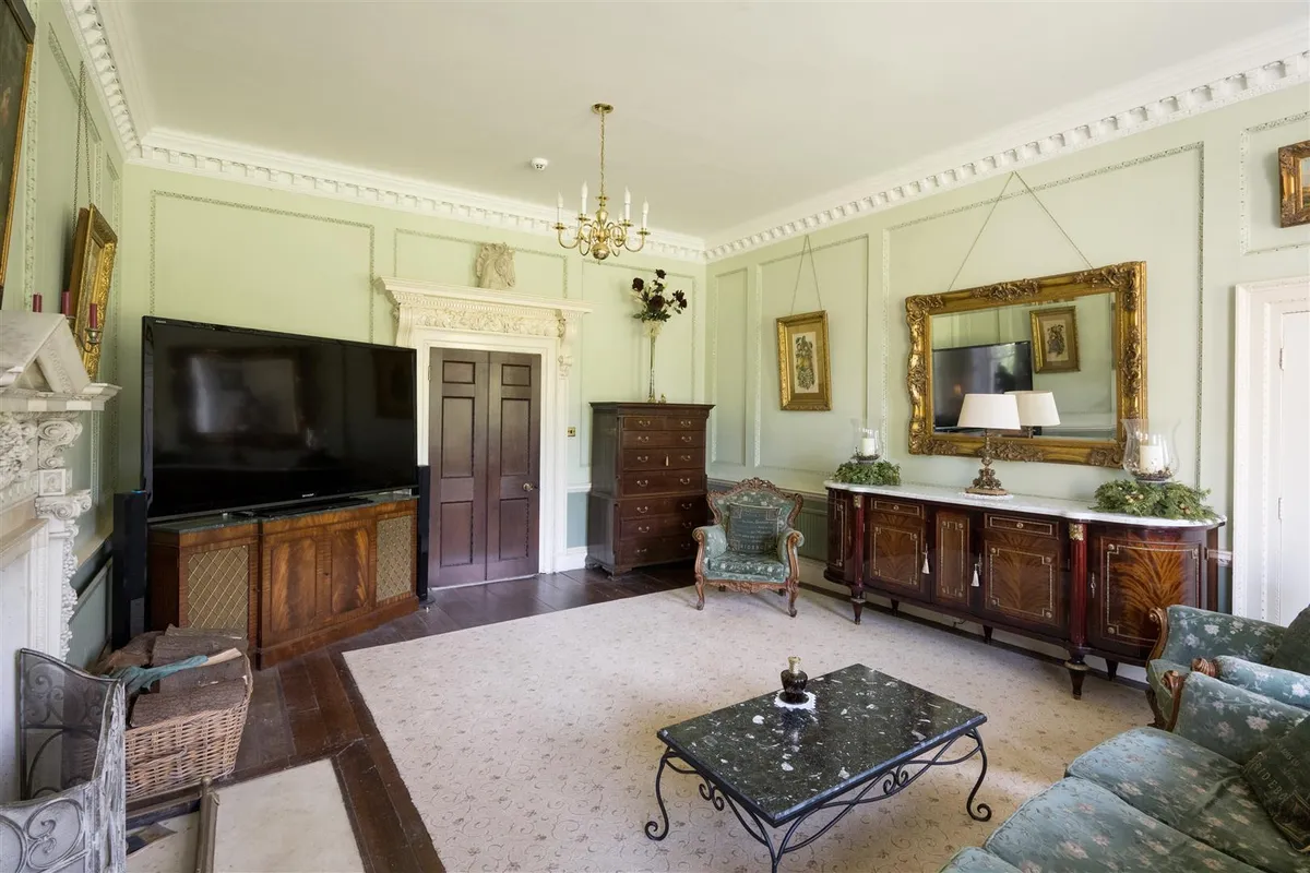 Wadworth Hall, Wadworth