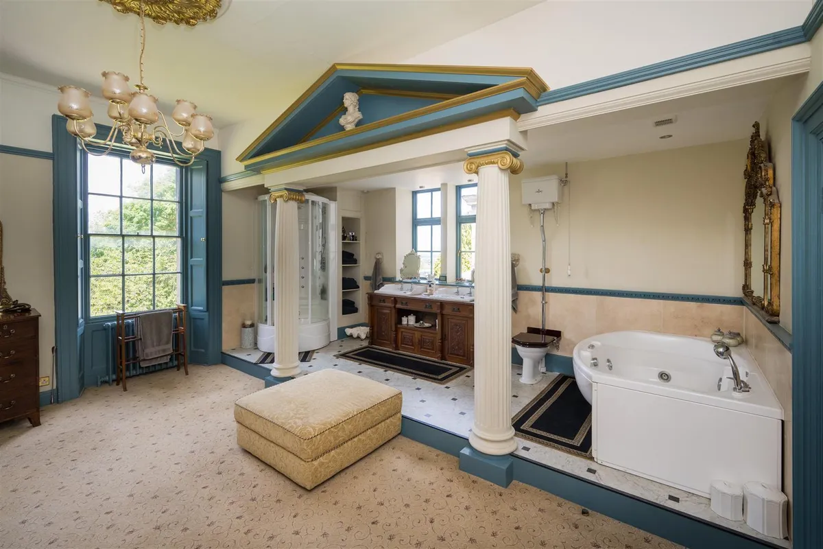 Wadworth Hall, Wadworth