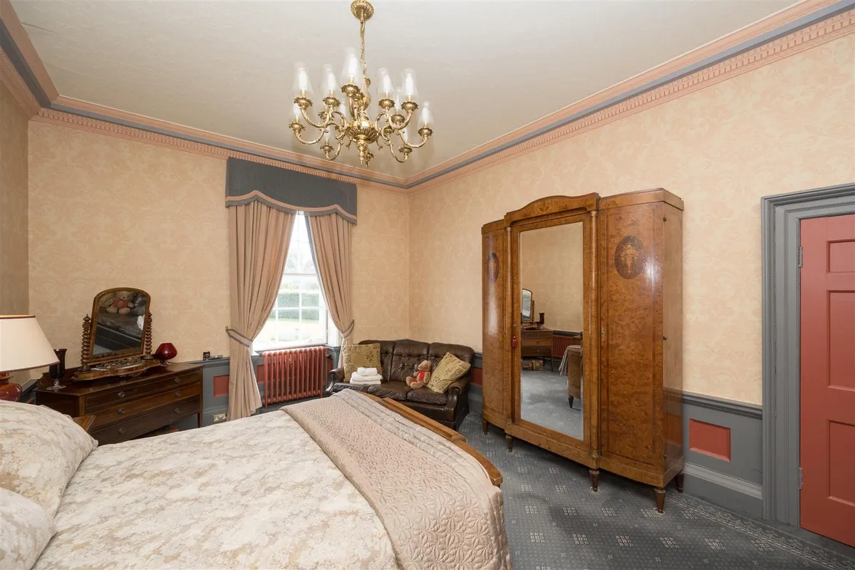 Wadworth Hall, Wadworth