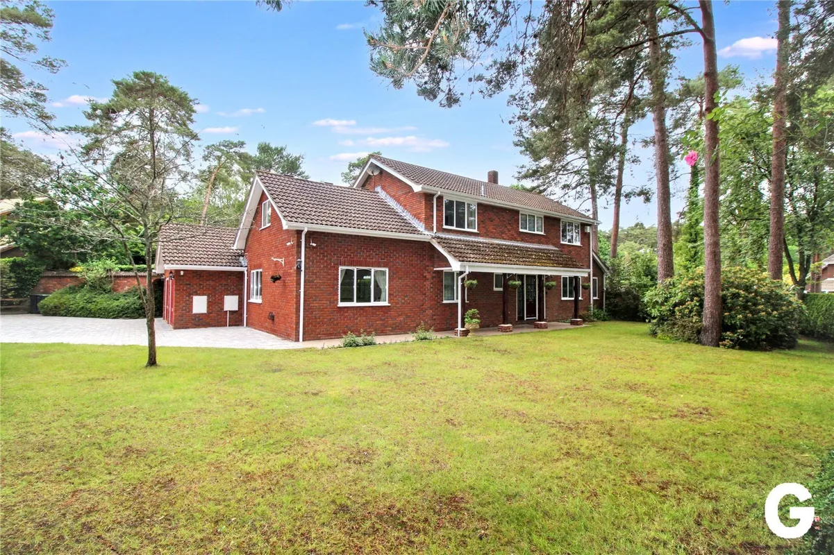 Evans Close, Ashley Heath, Ringwood, Hampshire, BH24