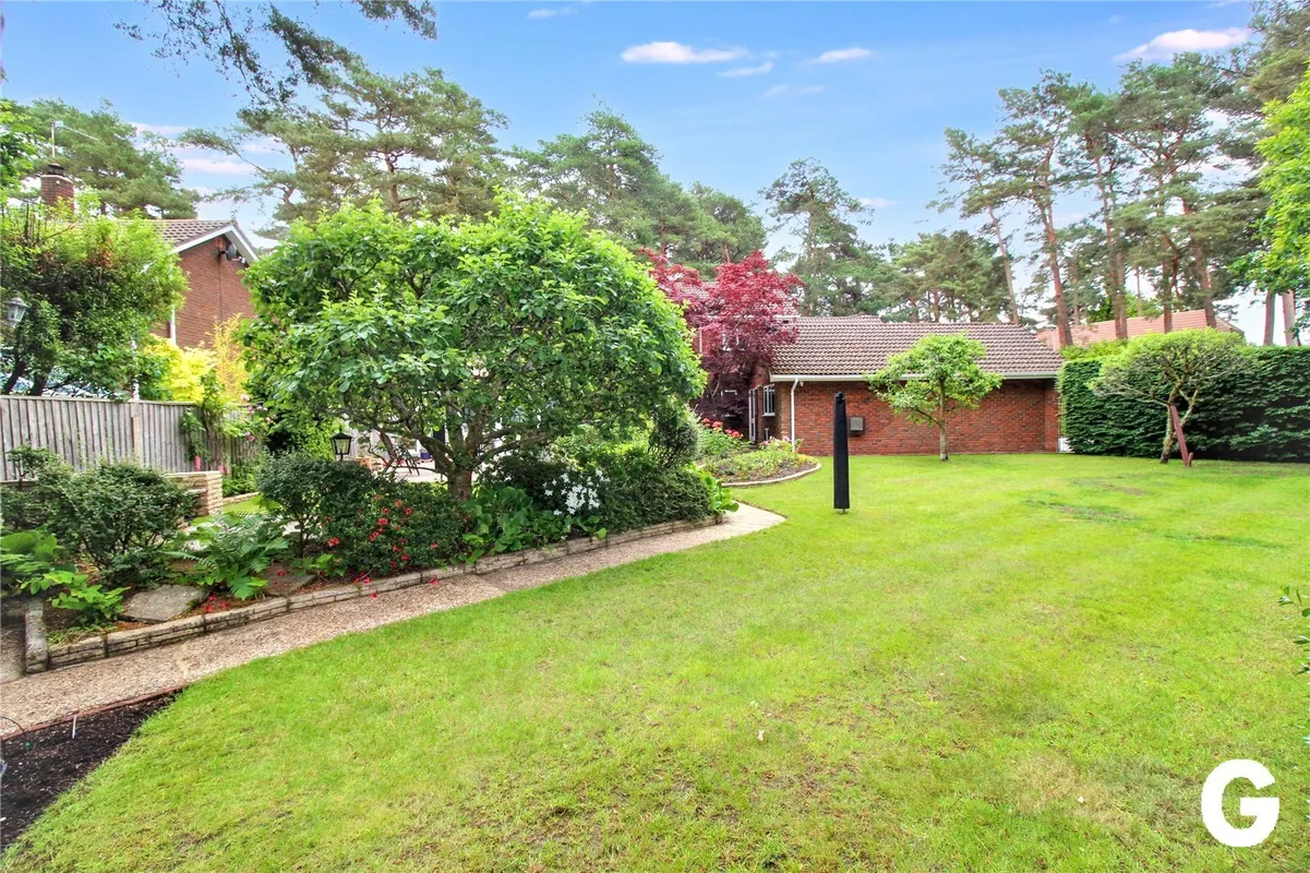 Evans Close, Ashley Heath, Ringwood, Hampshire, BH24