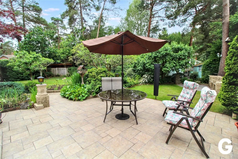 Property carousel item 30