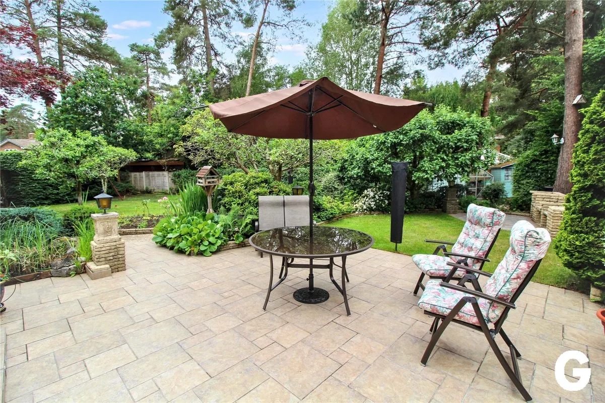 Evans Close, Ashley Heath, Ringwood, Hampshire, BH24