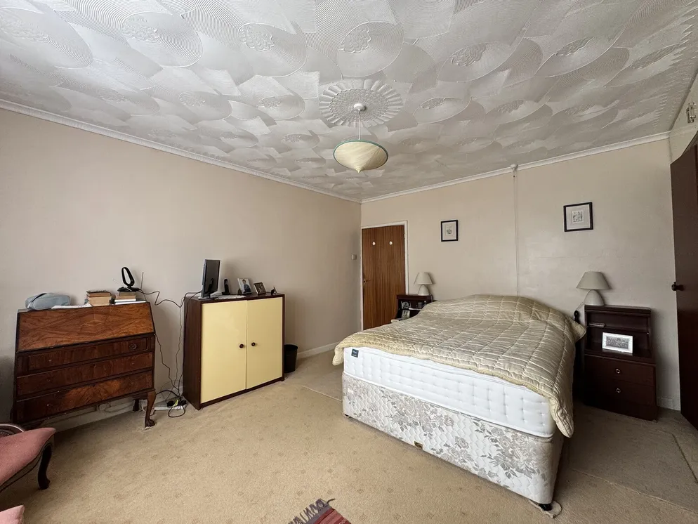 Property carousel item 19