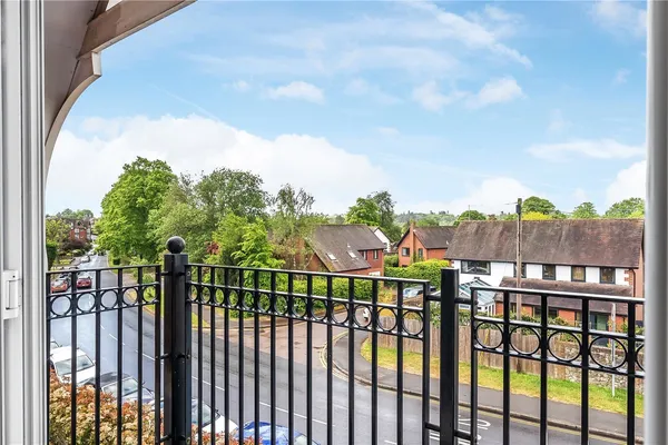 Station Approach, Oxted, RH8 photo 9