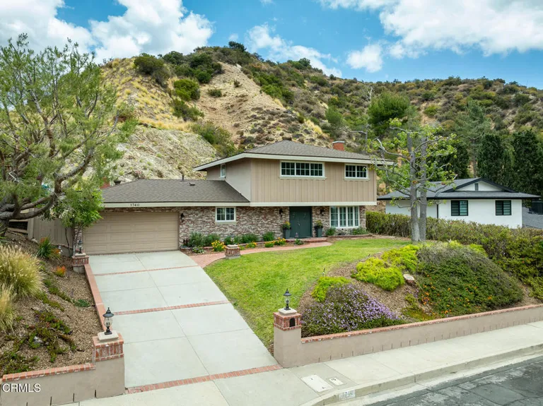 1740 Hillfair Dr, Glendale, CA 91208-2710