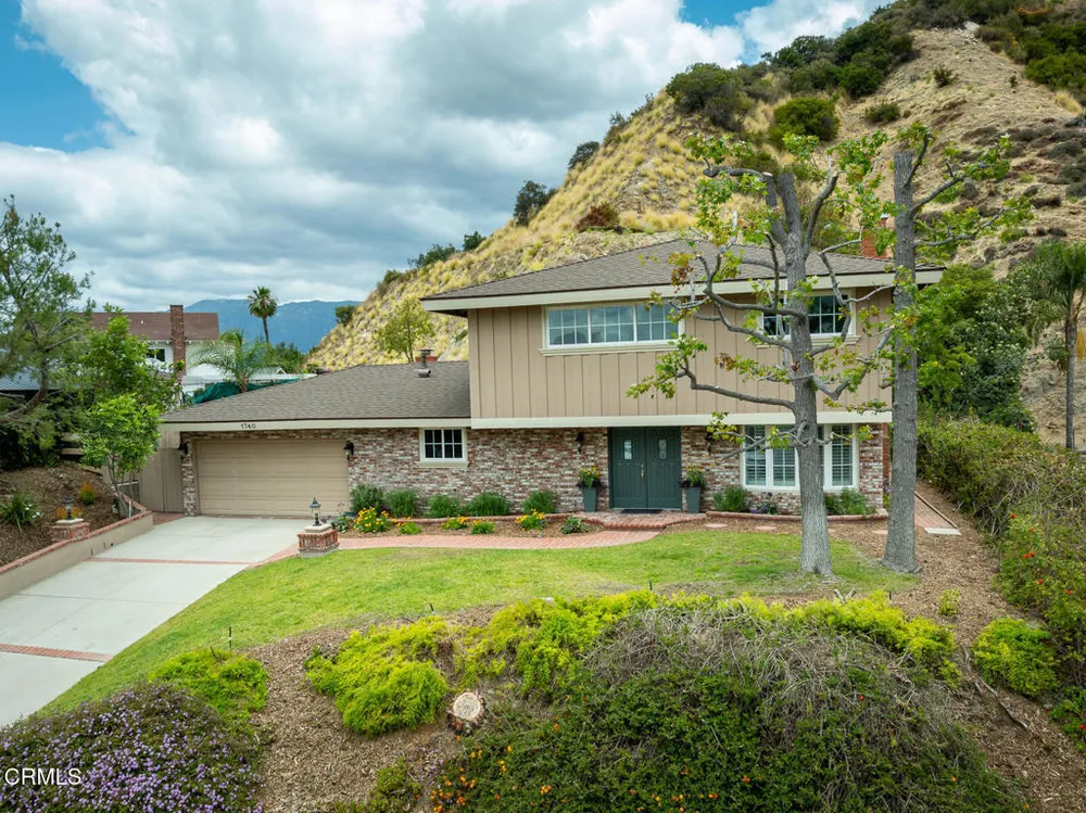 1740 Hillfair Dr, Glendale, CA 91208-2710