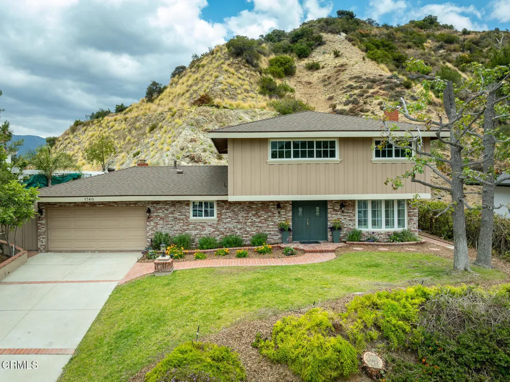 1740 Hillfair Dr, Glendale, CA 91208-2710
