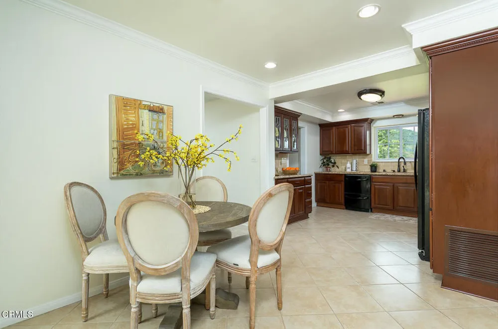 1740 Hillfair Dr, Glendale, CA 91208-2710