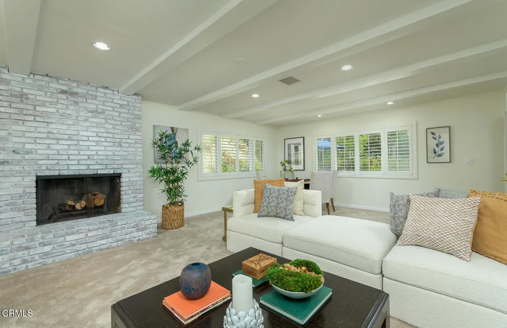 1740 Hillfair Dr, Glendale, CA 91208-2710