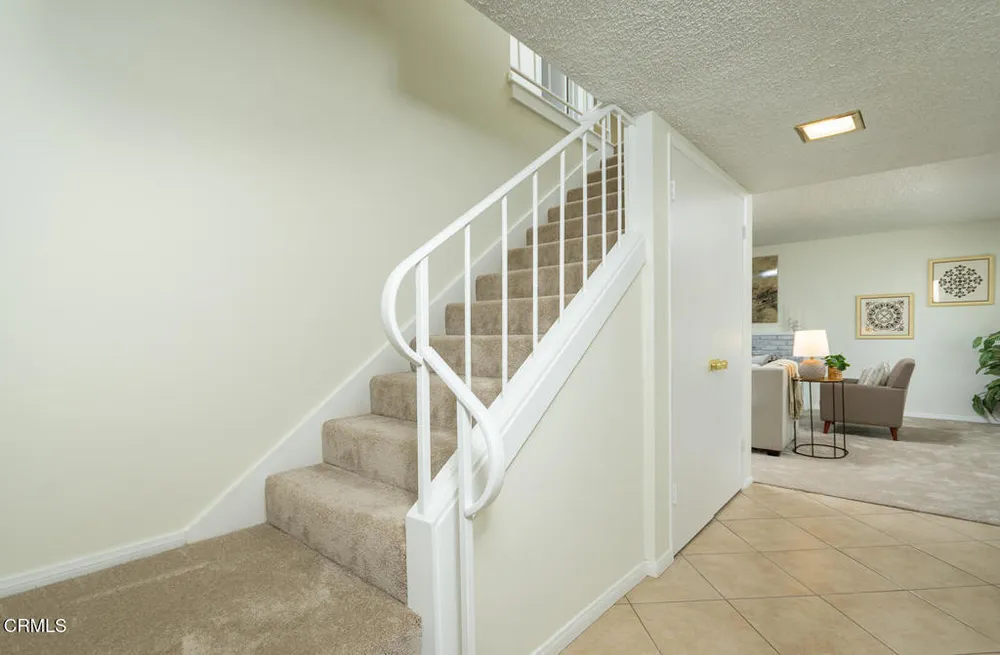 1740 Hillfair Dr, Glendale, CA 91208-2710