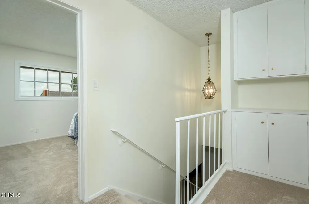 1740 Hillfair Dr, Glendale, CA 91208-2710