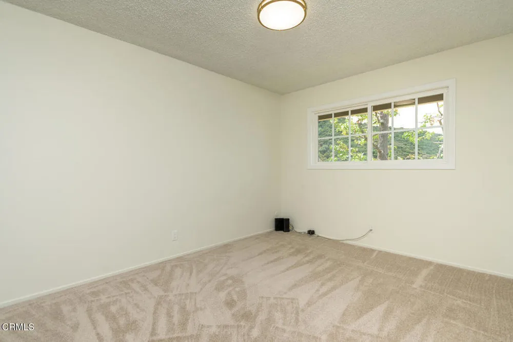1740 Hillfair Dr, Glendale, CA 91208-2710