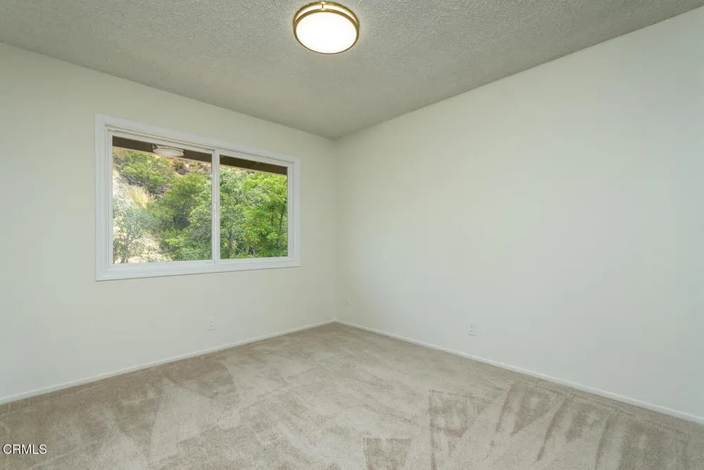 1740 Hillfair Dr, Glendale, CA 91208-2710