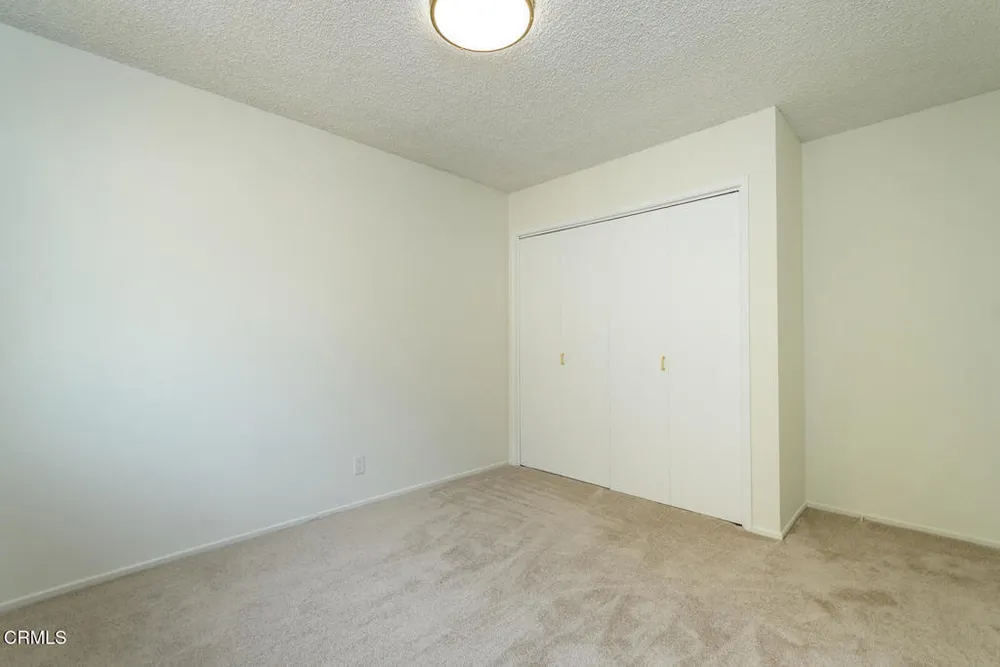 1740 Hillfair Dr, Glendale, CA 91208-2710