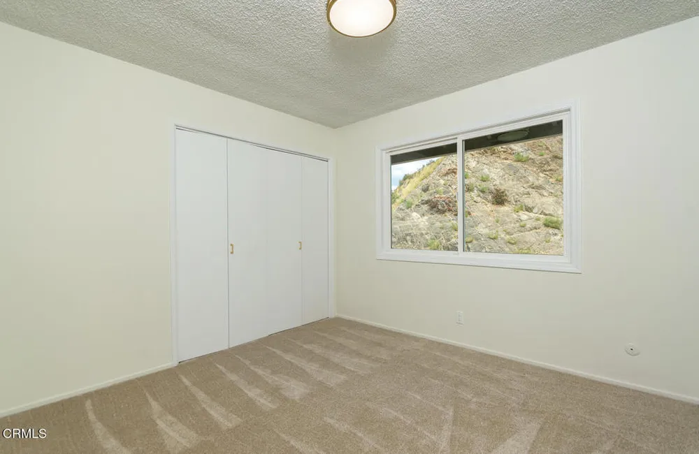 1740 Hillfair Dr, Glendale, CA 91208-2710