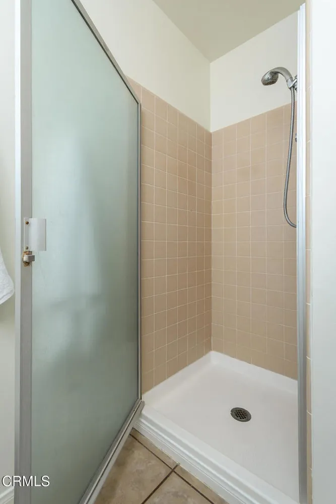 1740 Hillfair Dr, Glendale, CA 91208-2710