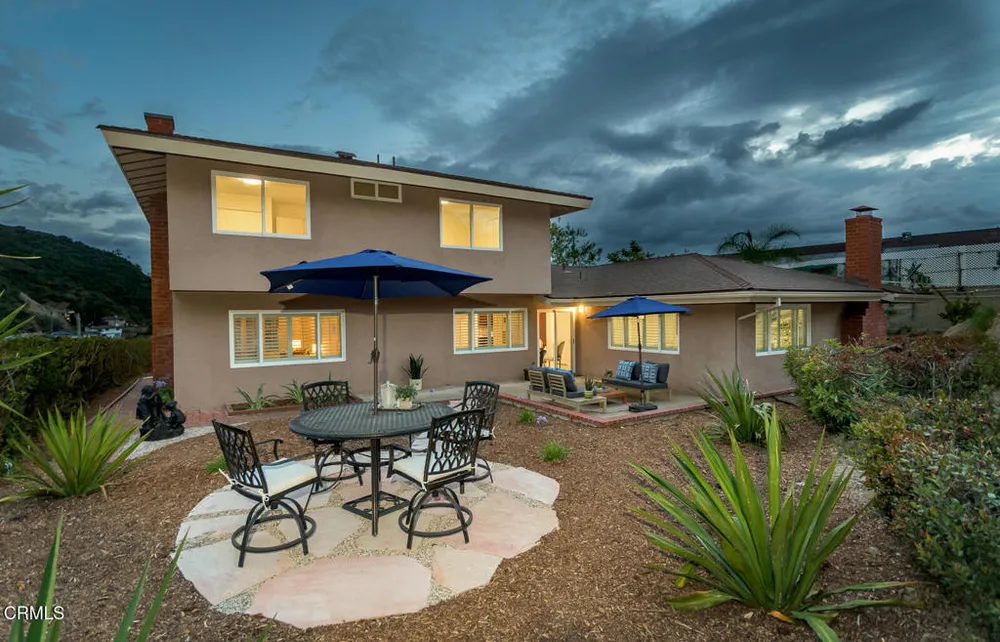 1740 Hillfair Dr, Glendale, CA 91208-2710