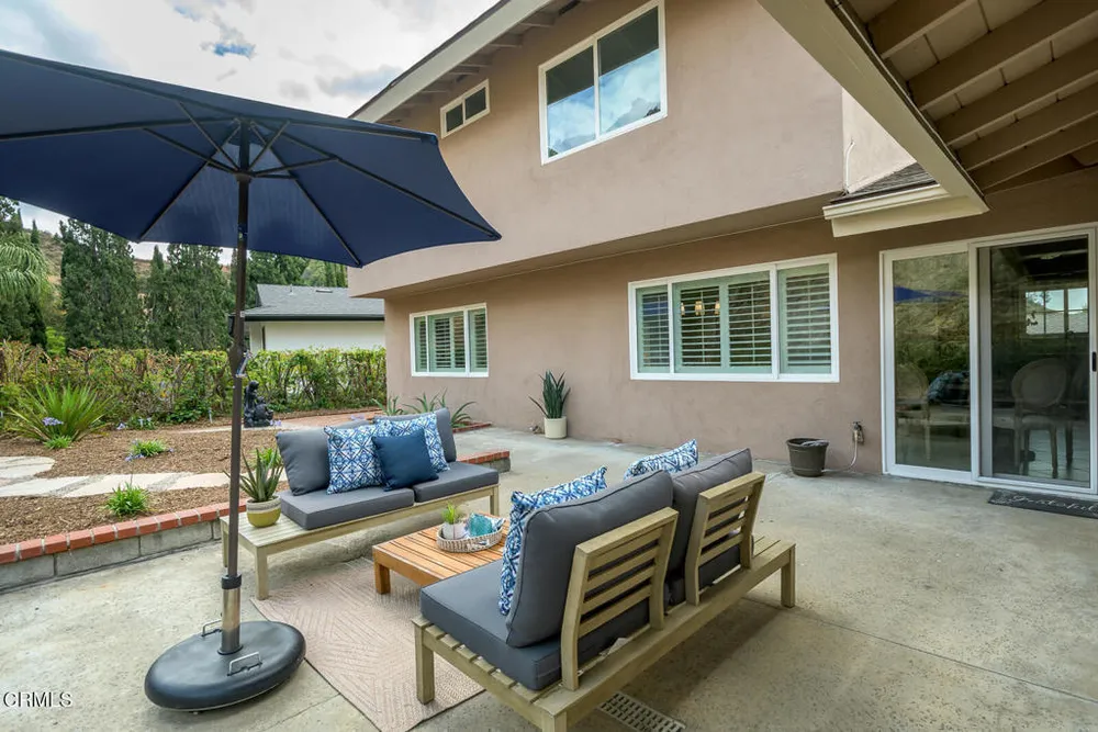 1740 Hillfair Dr, Glendale, CA 91208-2710