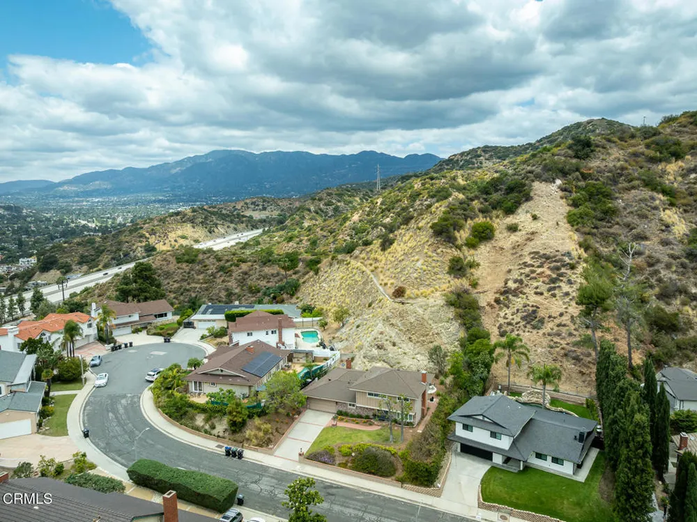 1740 Hillfair Dr, Glendale, CA 91208-2710