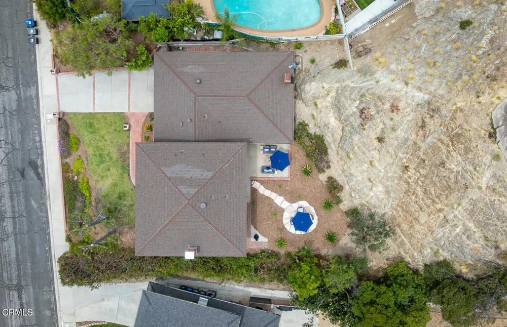 1740 Hillfair Dr, Glendale, CA 91208-2710