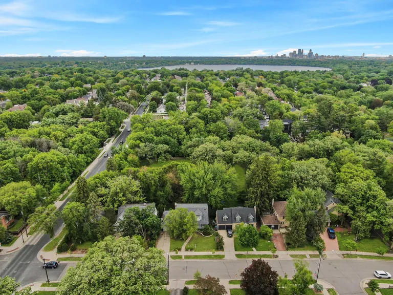 2212 W 53rd St, Minneapolis, MN 55419