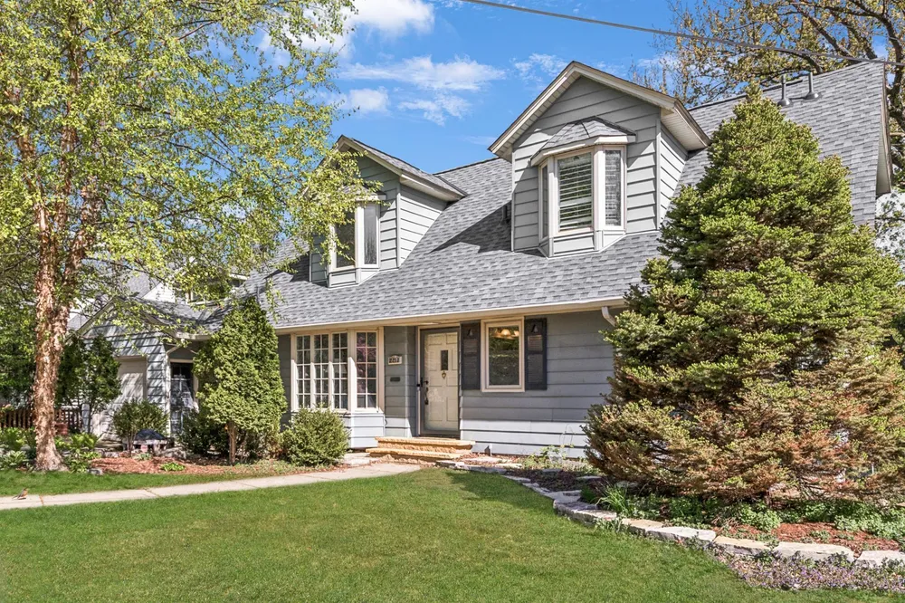 2212 W 53rd St, Minneapolis, MN 55419