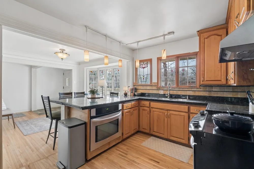 2212 W 53rd St, Minneapolis, MN 55419