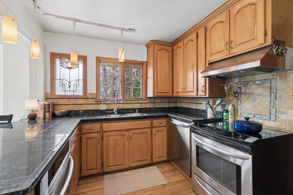 2212 W 53rd St, Minneapolis, MN 55419