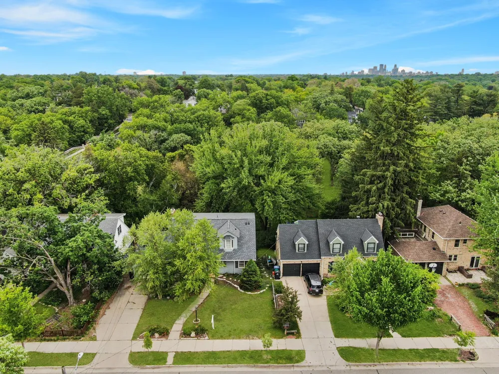 2212 W 53rd St, Minneapolis, MN 55419