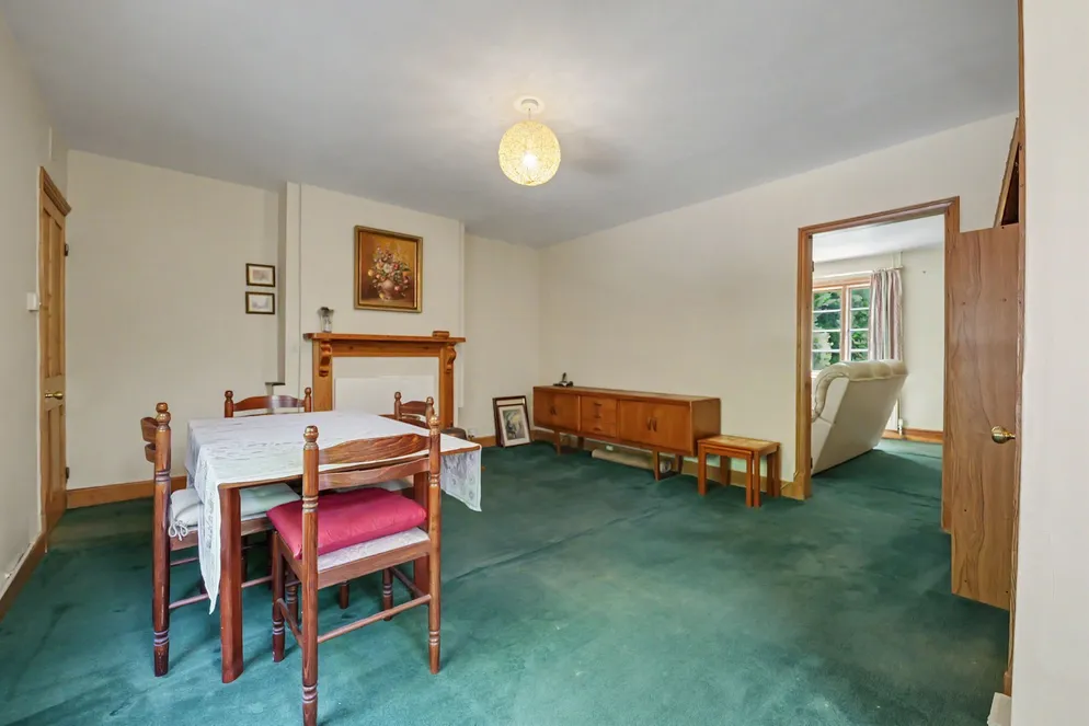 Property carousel item 4