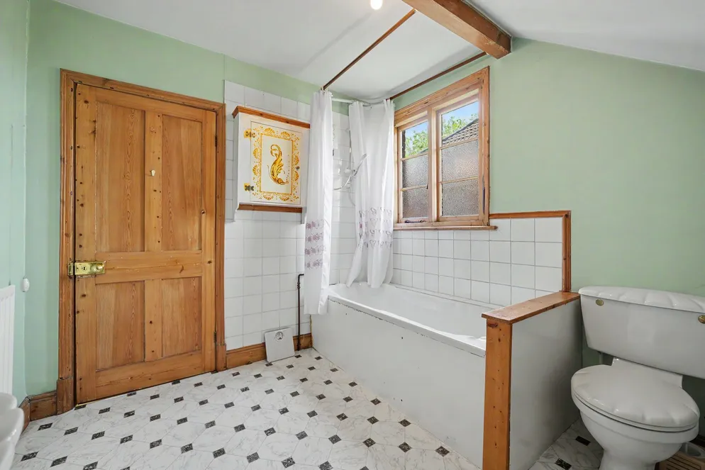 Property carousel item 17