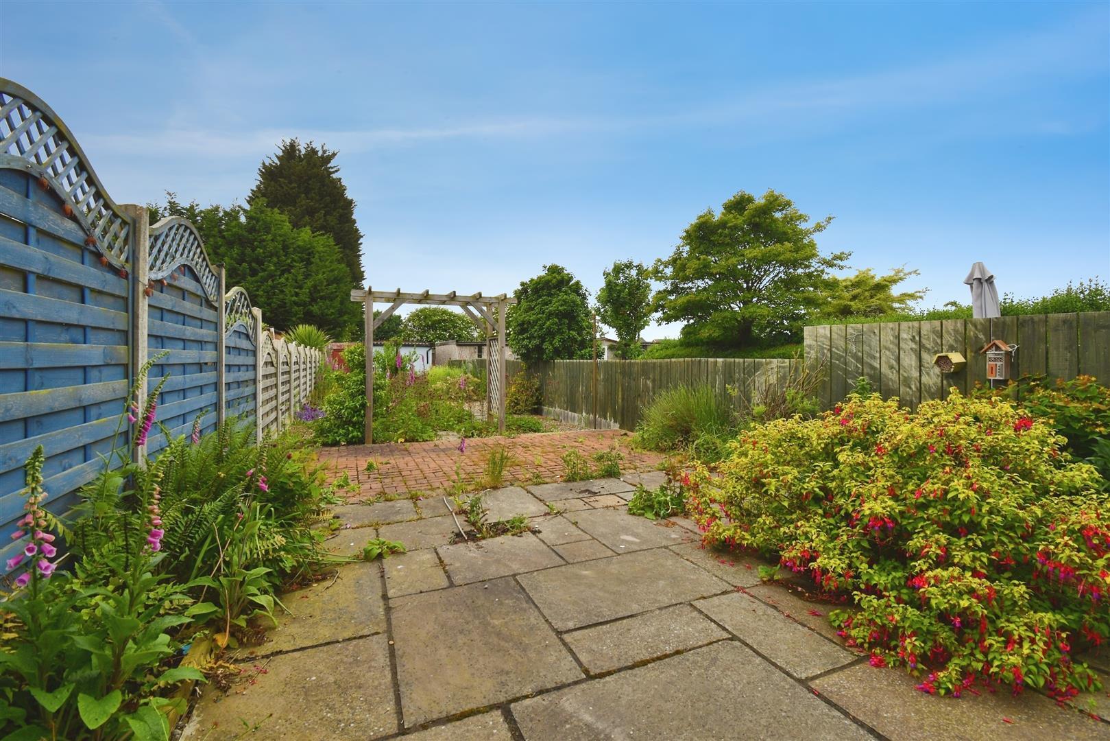 East Ella Drive, Hull Image 14