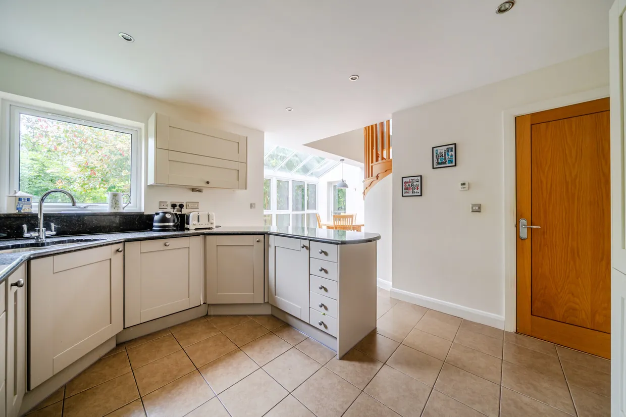 Bristol Road, Thornbury, BS35 photo 4