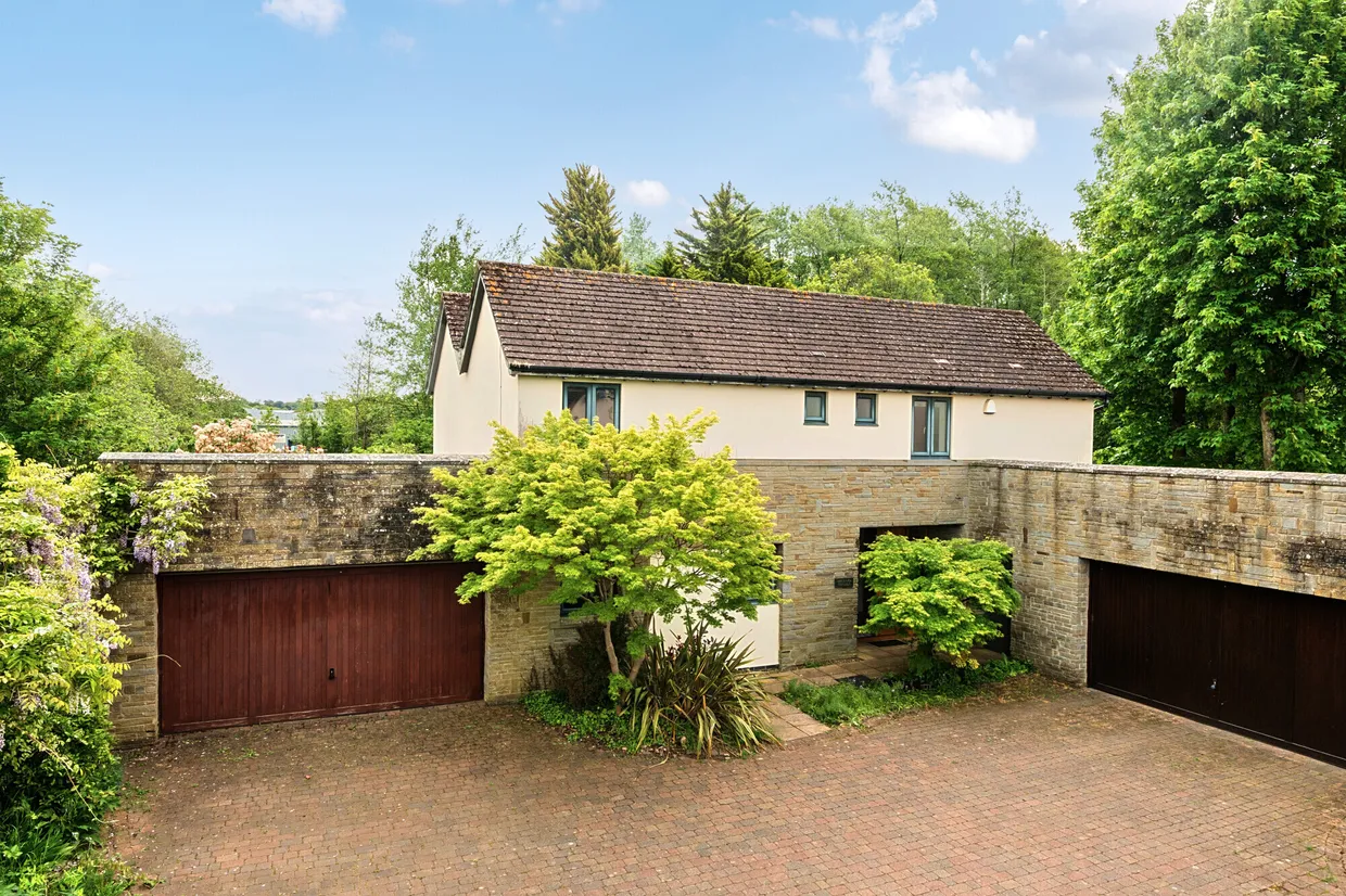 Bristol Road, Thornbury, BS35 photo 1
