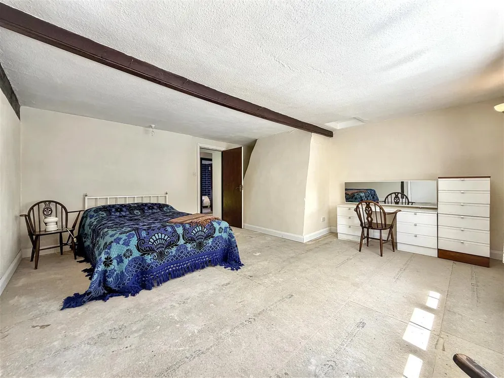 Property carousel item 17