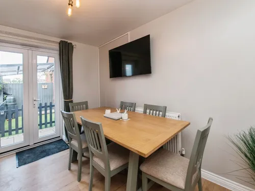 Winder Crescent, Tivertonphoto