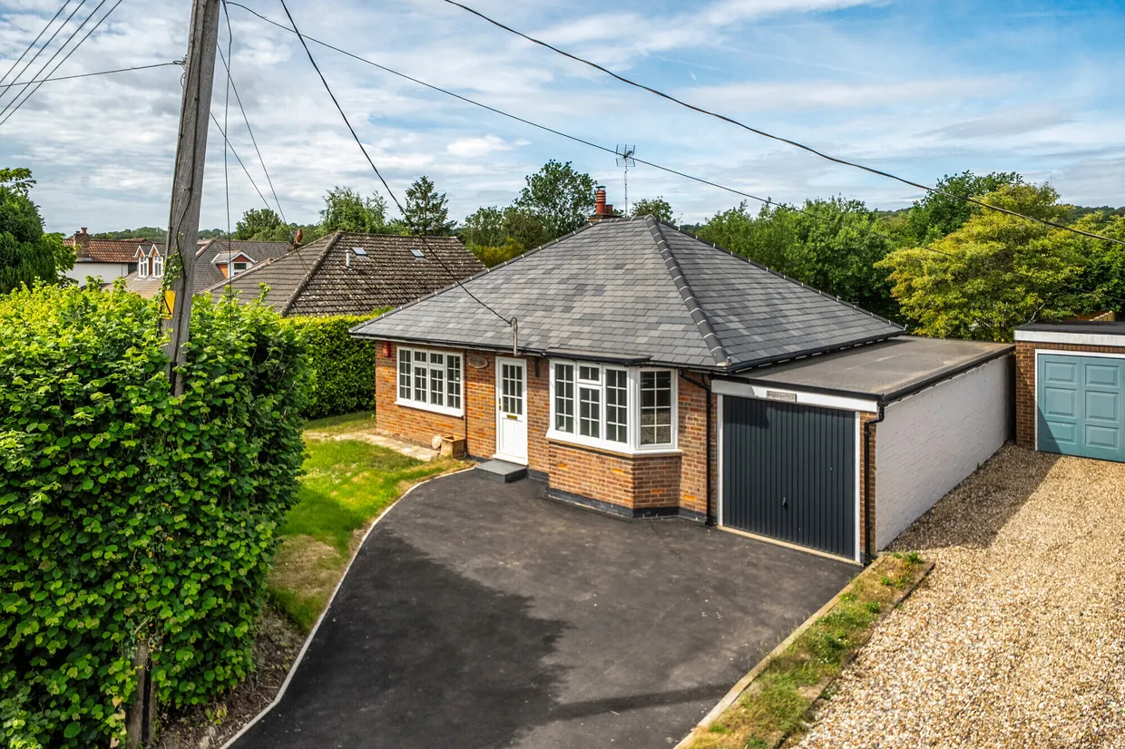 London Road, Wendover, HP22 photo 1