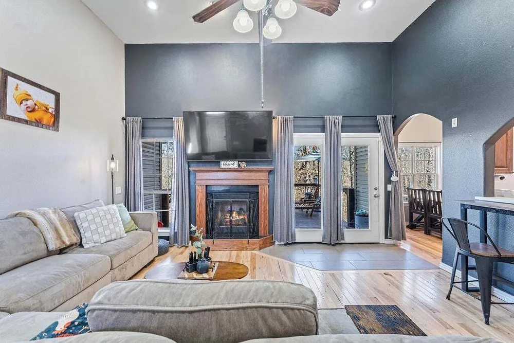 6 Burns Circle, Bella Vista, AR 72714