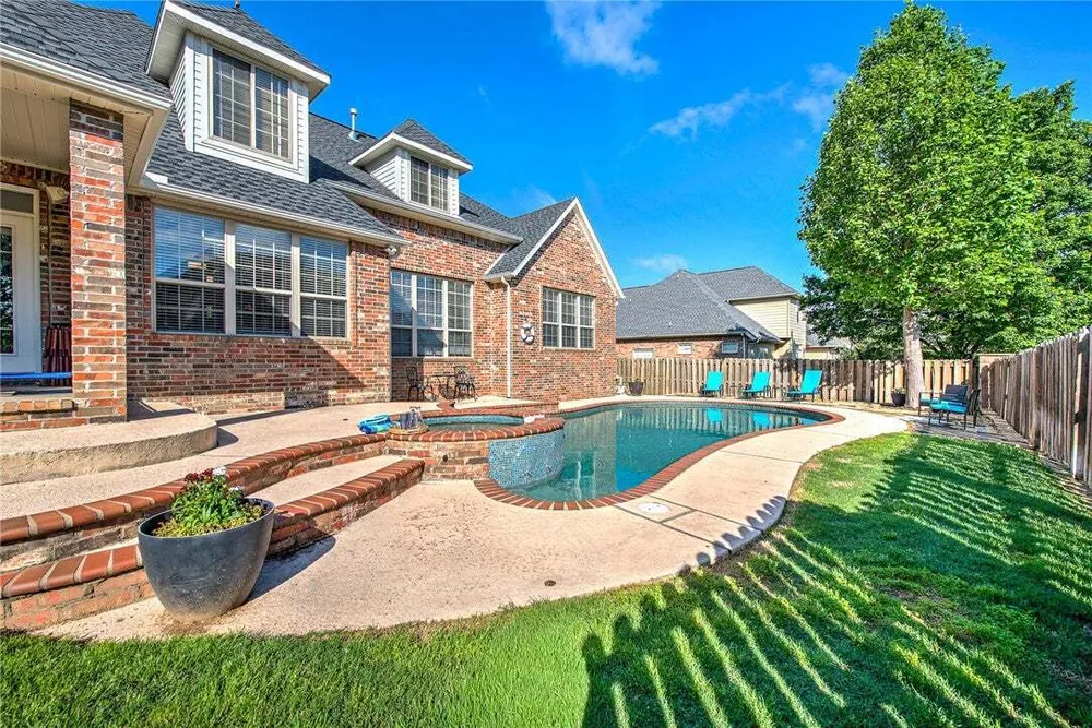 6605 SOUTH WILLOWRIDGE LANE, Rogers, AR 72758