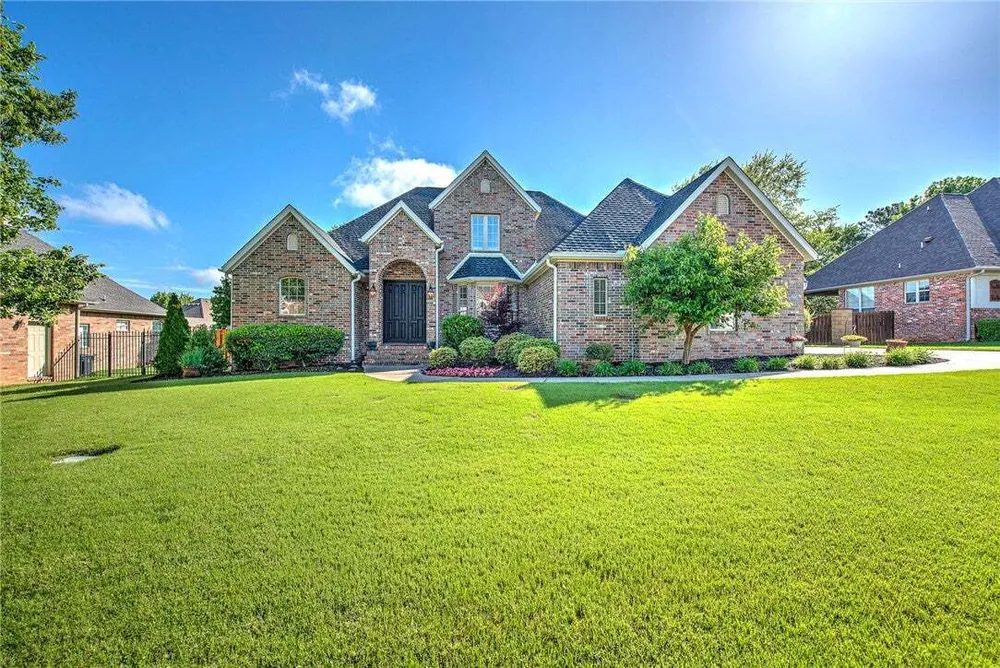 6605 SOUTH WILLOWRIDGE LANE, Rogers, AR 72758