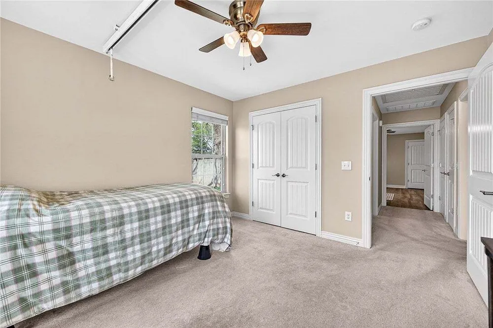 1806 Sandpiper Ave, Lowell, AR 72745