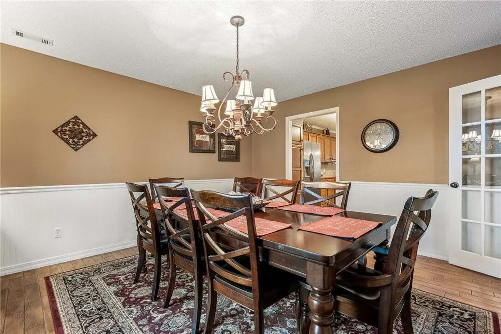 909 E Apple Blossom Ave, Springdale, AR 72764