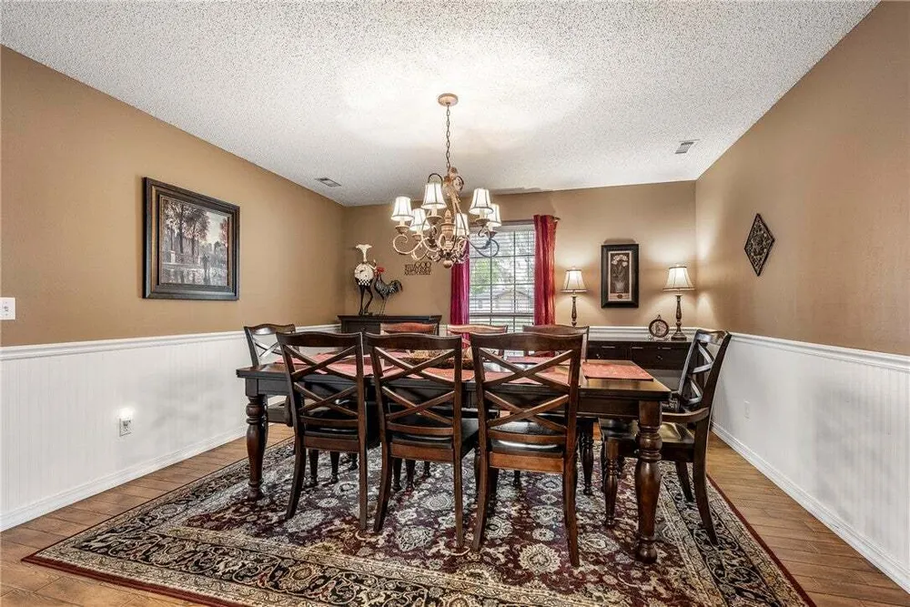 909 E Apple Blossom Ave, Springdale, AR 72764