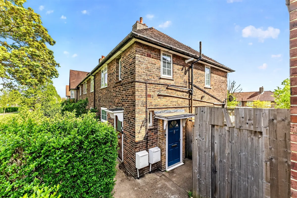 St. Helier Avenue, Morden