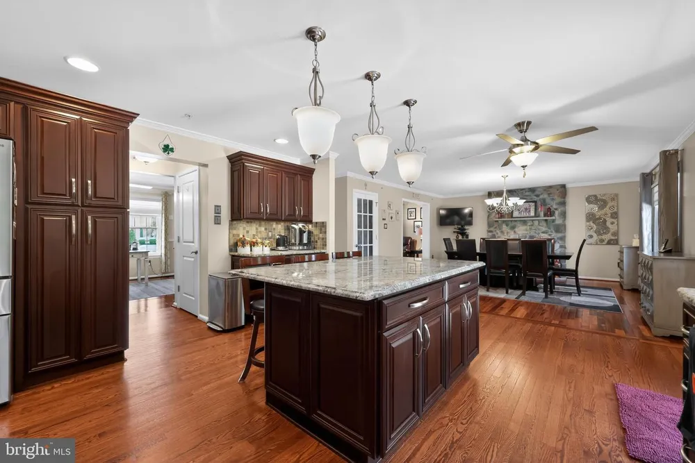 203 Glenview Dr, Warrington, PA 18976