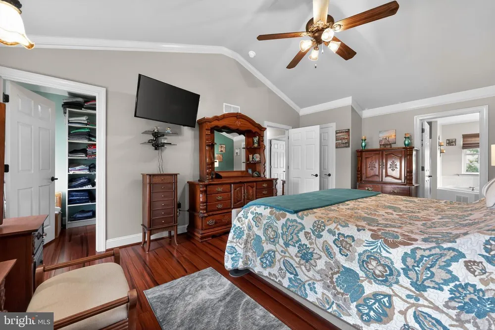 203 Glenview Dr, Warrington, PA 18976
