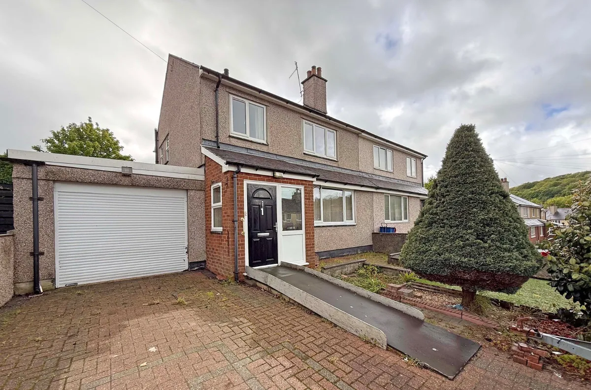 Ffordd Dolafon, Llangefni, Isle of Anglesey, LL77