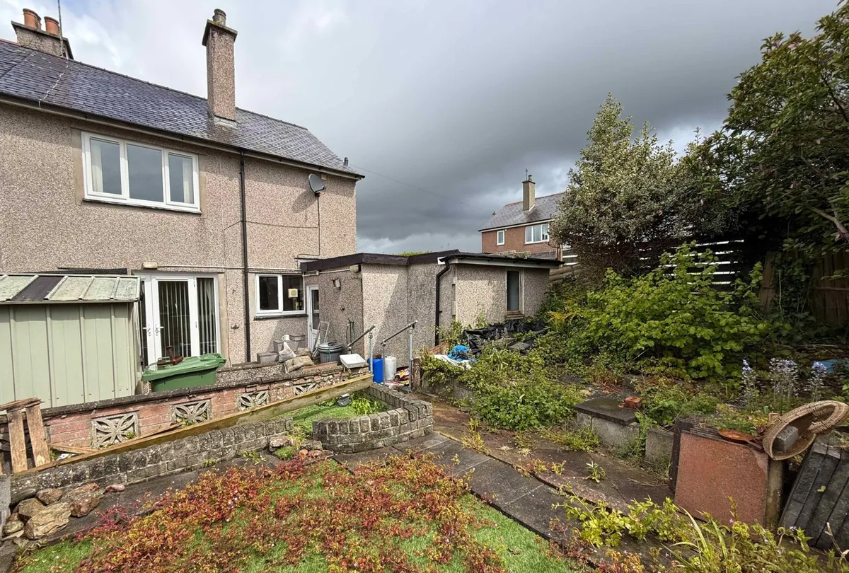 Ffordd Dolafon, Llangefni, Isle of Anglesey, LL77